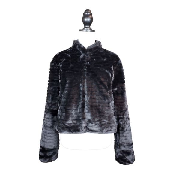 NWT Betsey Johnson Black Lux Faux Fur Ribbed Cropped Jacket, Size XL - Picture 2 of 8
